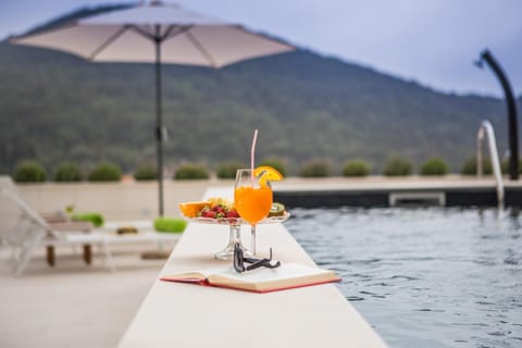 Seating area, Pool view, Swimming pool, Swimming pool, Drinks