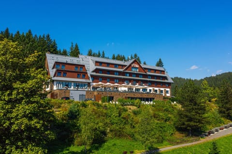Property building, Restaurant/places to eat, Swimming pool, Breakfast