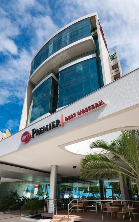 Property building, Facade/entrance, Day