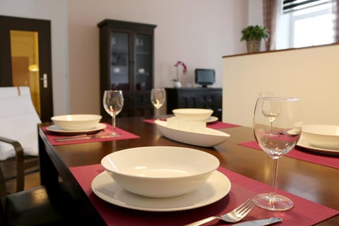 Living room, Decorative detail, Dining area