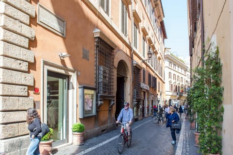 Property building, Facade/entrance, Neighbourhood, Street view