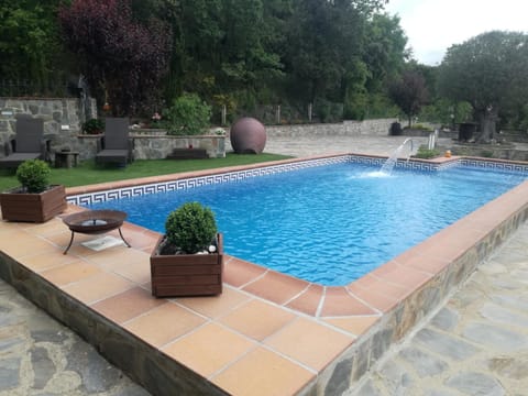 Swimming pool, Swimming pool