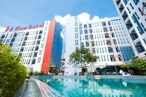Property building, Nearby landmark, On site