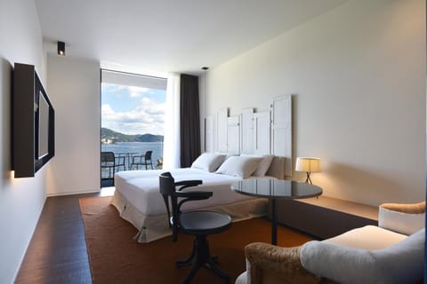 Living room, Mountain view