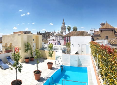 Nearby landmark, Off site, Day, Neighbourhood, Bird's eye view, View (from property/room), Balcony/Terrace, City view, Landmark view, Pool view, Pool view, Area and facilities, Shopping Area, Swimming pool, Alcoholic drinks, Non alcoholic drinks, sunbed
