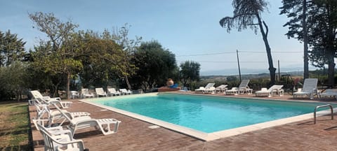 Agritur Villa Osvaldo Castiglione del Lago Perugia Piscina acqua salata possibilità colazione Farm Stay in Umbria