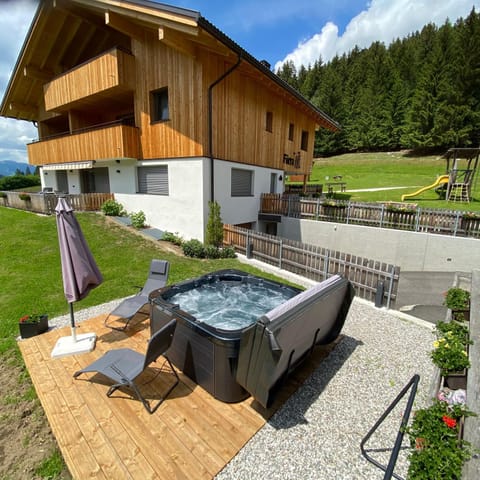 Property building, Spa and wellness centre/facilities, Swimming pool