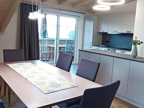 Kitchen or kitchenette, Seating area, Dining area