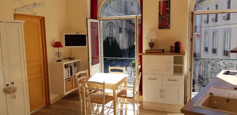 Balcony/Terrace, Kitchen or kitchenette, Living room, Dining area
