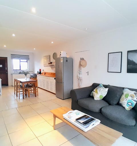 Kitchen or kitchenette, Living room, Seating area