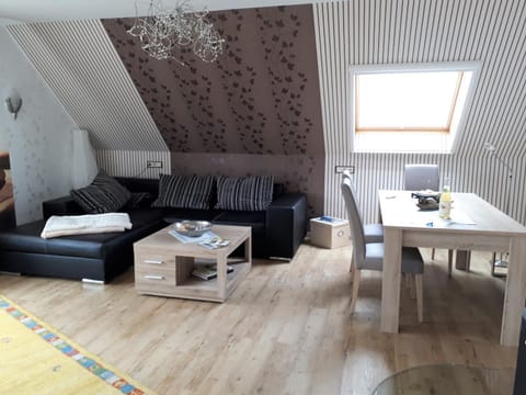 Spring, Winter, Summer, Living room, Autumn