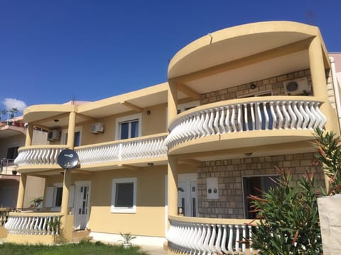 Studio apartmani DENNUS Apartment in Montenegro