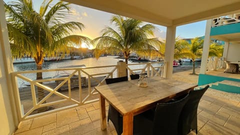 Natural landscape, Balcony/Terrace, Seating area, Dining area, Sea view