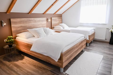Property building, Bed, Bedroom
