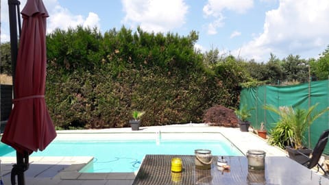 Patio, Staff, Day, Summer, Balcony/Terrace, On site, Mountain view, Pool view, Swimming pool, Swimming pool, Swimming pool, Family