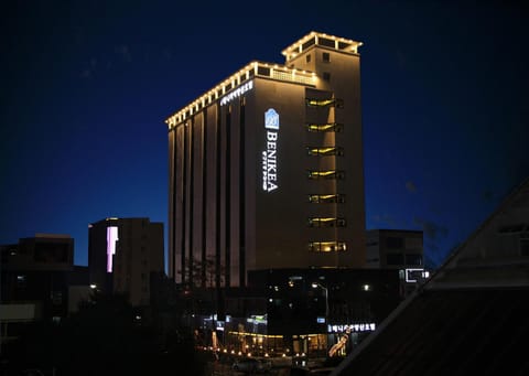 Property building, Facade/entrance