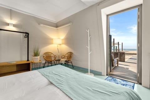 Bed, Balcony/Terrace, Photo of the whole room, Sea view