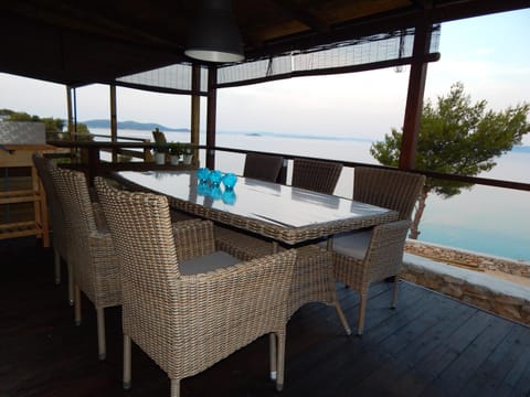 Mobile House on Drage Beach Apartment in Šibenik-Knin County, Croatia