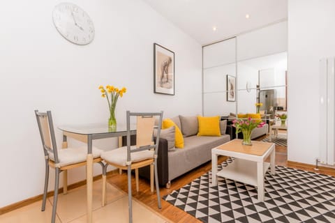 Coffee/tea facilities, Living room, Dining area