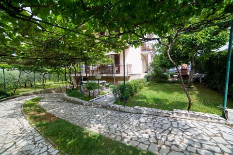 Patio, Facade/entrance, Garden