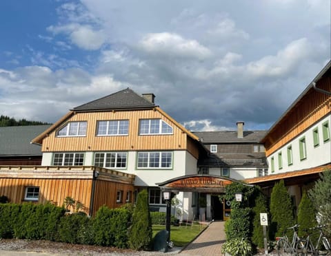 Property building, Restaurant/places to eat, Swimming pool, Breakfast