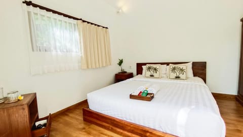 Bedroom, hair dryier, air conditioner