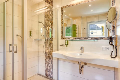 Decorative detail, Mountain view