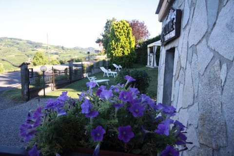 Facade/entrance, Garden