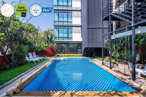 Swimming pool