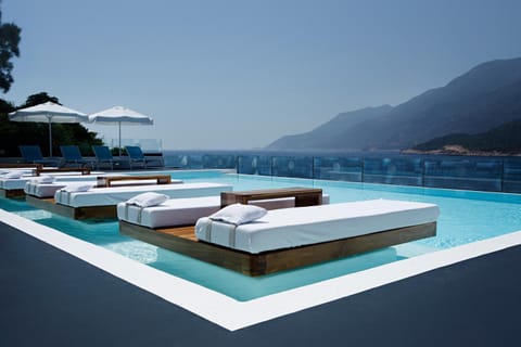 Day, Natural landscape, Mountain view, Pool view, Sea view, Swimming pool, sunbed