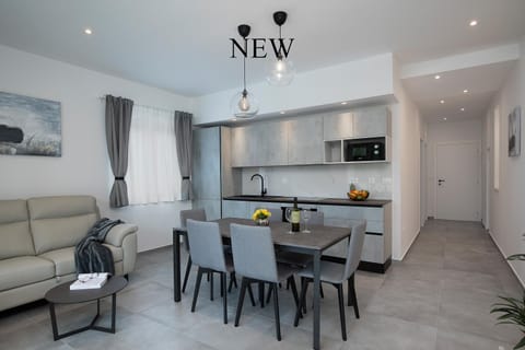 Kitchen or kitchenette, Living room, Dining area