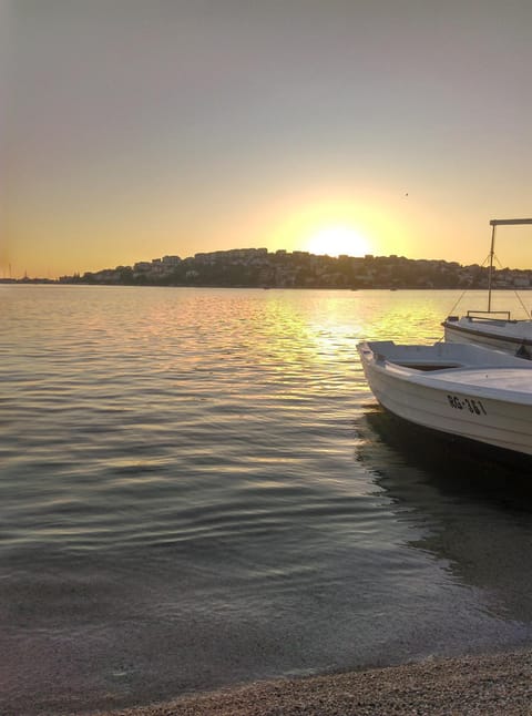 Neighbourhood, Beach