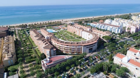 Restaurant/places to eat, Facade/entrance, Bird's eye view, Garden, Lobby or reception, Beach, Swimming pool