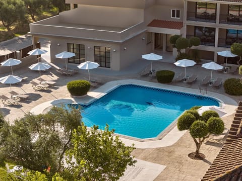 Property building, Natural landscape, Bird's eye view, View (from property/room), Swimming pool