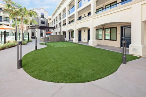 Property building, Minigolf