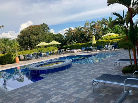 Hot Tub, Swimming pool