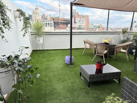 Penthouse Madrid View Apartment in Centro