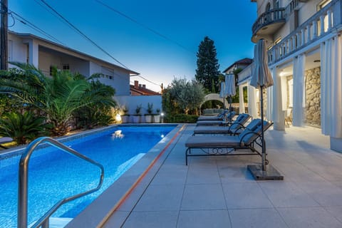Balcony/Terrace, Pool view, Swimming pool