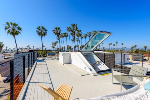 New Beach House, Steps to Sand House in Ocean Beach