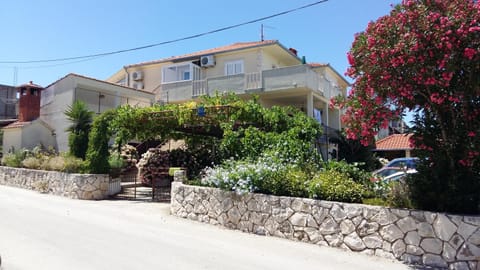 Facade/entrance, Off site, Day, Summer, Garden, Street view