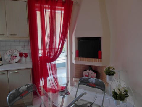 Balcony/Terrace, Kitchen or kitchenette, Photo of the whole room, Decorative detail, Decorative detail, On site