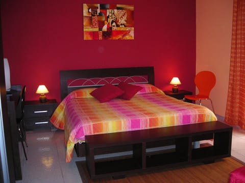 Bed, Photo of the whole room, Inner courtyard view