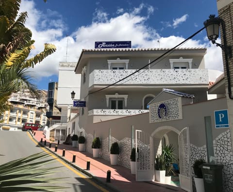 Property building, Facade/entrance, Day, Neighbourhood, Street view, Location