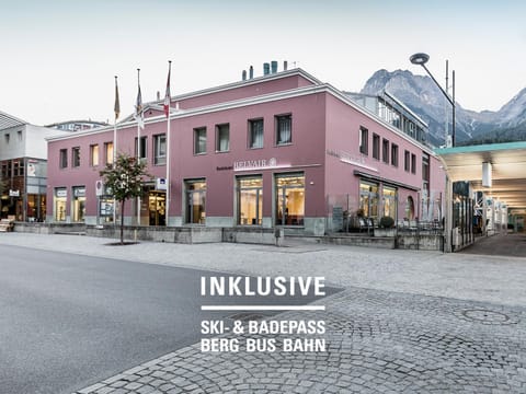 Property building, Facade/entrance