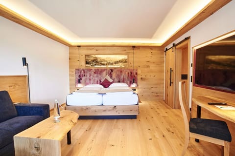 Living room, Photo of the whole room, Bedroom