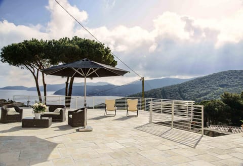 Property building, Balcony/Terrace, Sunset