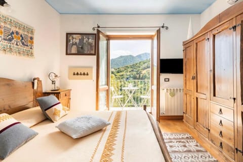 Natural landscape, Bedroom, Mountain view