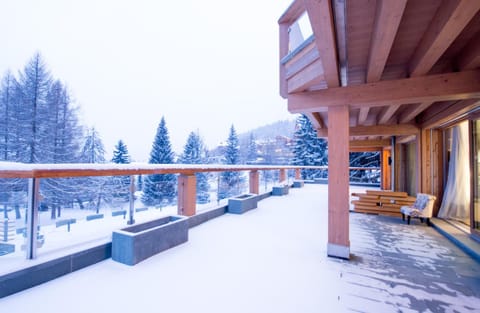Chalet Migui Luxury Living & Spa *****, Crans Montana Apartment in Sierre