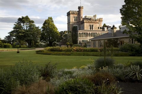 Nearby landmark, Garden