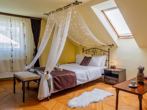 Decorative detail, Bedroom